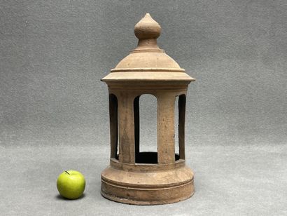 Epis de cheminée en grès.
H: 45 cm. 
D: 22,5...