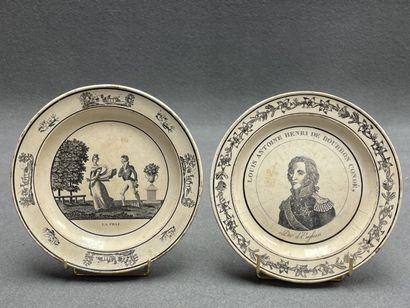 Deux assiettes en faïence de Choisy le roi,...