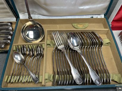 CHRISTOFLE modèle Vendôme, à décor de coquille
Ménagère...