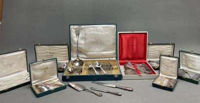 CHRISTOFLE modèle Vendôme, à décor de coquille
Ménagère...