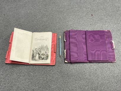 Deux carnets de bal en bois noirci. Napoléon...
