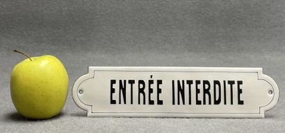Plaque émaillée marquée 