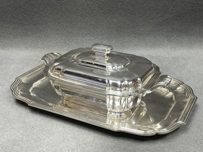 Maison FRIONNET-FRANCOIS. 
Légumier, saucière,...