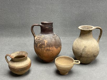 Quatre poteries greco-romaines
Pichets, bol...