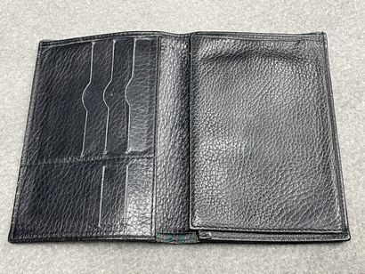 Lot de portes feuilles, pochette, calculatrice...