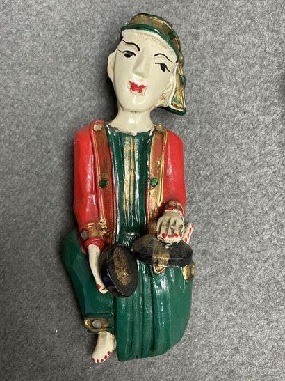 Quatre musiciens thaïlandais en bois sculpté....