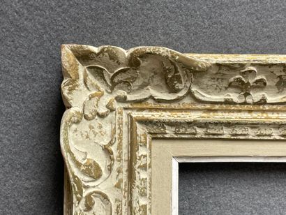 Cadre en bois et stuc.
Dim. intérieur: 55...