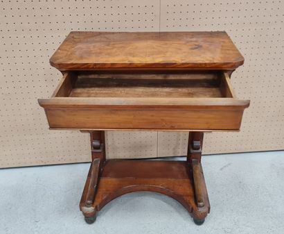 Console étroite.
Epoque Charles X
H: 82 x...