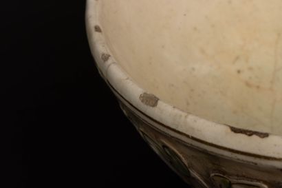 IRAN début XX°
Vasque et vase en céramique...