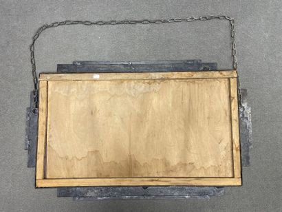 Miroir Art déco en métal martelé
43 x 70...
