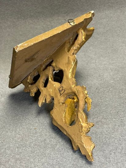 Petite étagère d'angle en bois sculpté et...