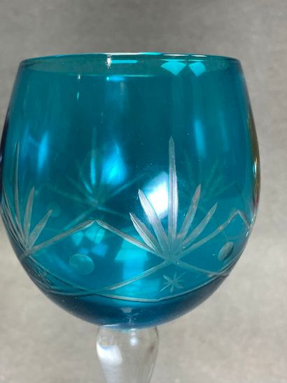 Suite de six grands verres de couleur.
H:...