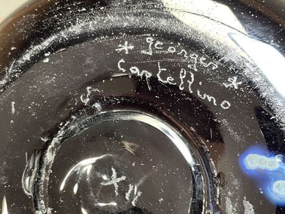 Georges Castelino (XX°). 
Vase en verre noir...