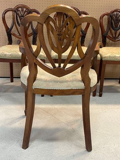 Six chaises et deux fauteuils de style anglais,...