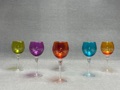 Suite de six grands verres de couleur.
H:...