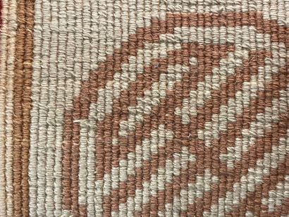 Asie. 
Tapis. 
200 x 123 cm.