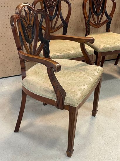 Six chaises et deux fauteuils de style anglais,...
