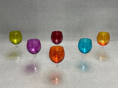Suite de six grands verres de couleur.
H:...