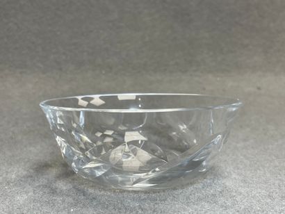 BACCARAT
Six coupelles en cristal. 
Signés...