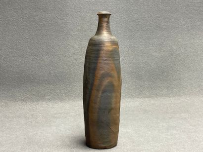Jean ROUX
Bouteille en raku.
35,5 cm