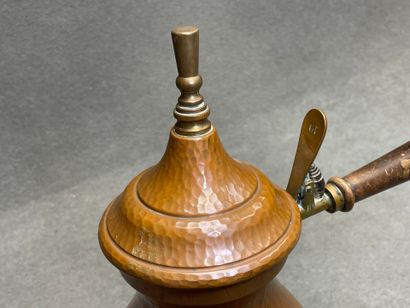 Samovar en cuivre martelé 
de la société...