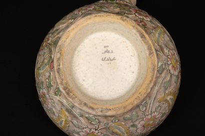 IRAN début XX°
Vasque et vase en céramique...