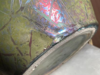 Alfred ROSSELIN in Aire-Belle.
Iridescent-covered...