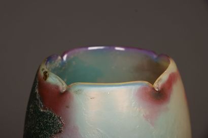 Camille TRUTIE de VARREUX dit DEVEZ (1872-1942)
Vase...