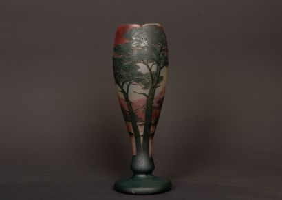 Camille TRUTIE de VARREUX dit DEVEZ (1872-1942)
Vase...