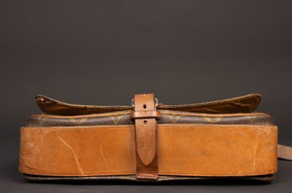 LOUIS VUITTON
Cartridge bag in monogram canvas...
