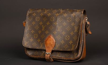 LOUIS VUITTON
Cartridge bag in monogram canvas...