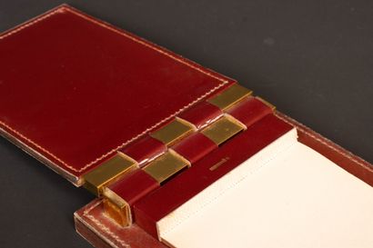 HERMÈS Paris. 
Notepad in burgundy box and...
