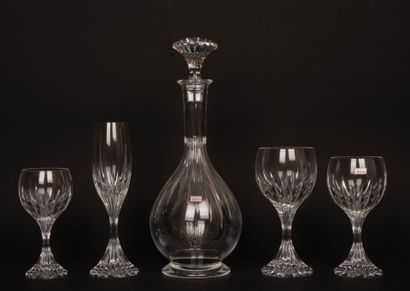 BACCARAT Masséna model. 
49 pieces
-Carafe....