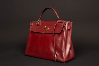 HERMÈS Paris. 
32cm Kelly Sellier bag in...
