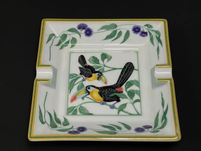 HERMÈS Paris. 
Toucan model - Porcelain ashtray....