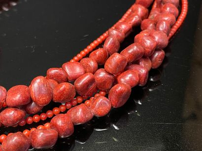 CESARE Paris: Fancy imitation coral necklace...