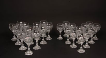 BACCARAT Masséna model. 
49 pieces
-Carafe....