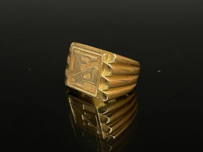Gold signet ring FP
750°/00 gold.
TDD 60...
