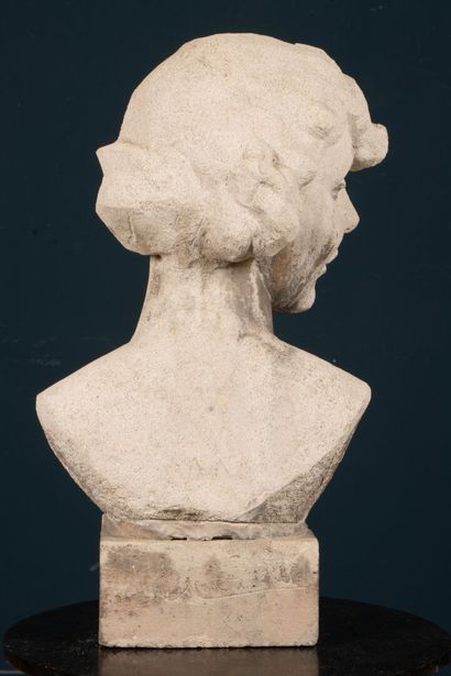 Buste de femme en pierre sculptée. Années...