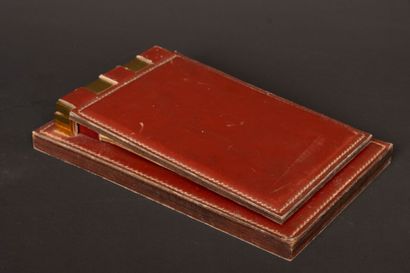 HERMÈS Paris. 
Notepad in burgundy box and...
