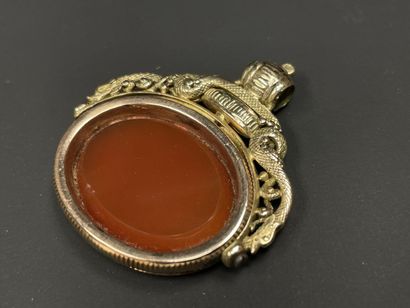Gold and carnelian pendant.
750°/00 gold
4.3...