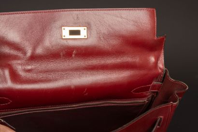 HERMÈS Paris. 
32cm Kelly Sellier bag in...