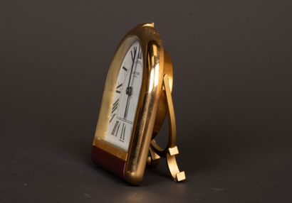 CARTIER Desk clock, gilt metal and burgundy...