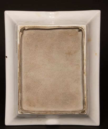 HERMÈS Paris. 
Porcelain ashtray with chasse...