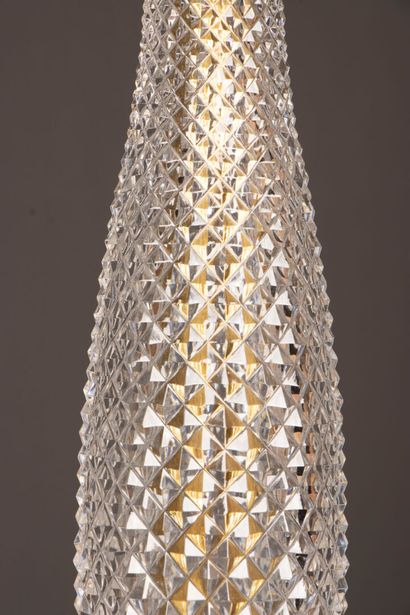 Pied de lampe en cristal et bronze doré....