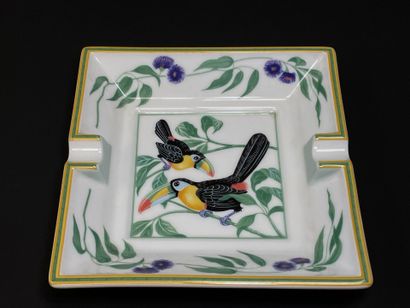 HERMÈS Paris. 
Toucan model - Porcelain ashtray....