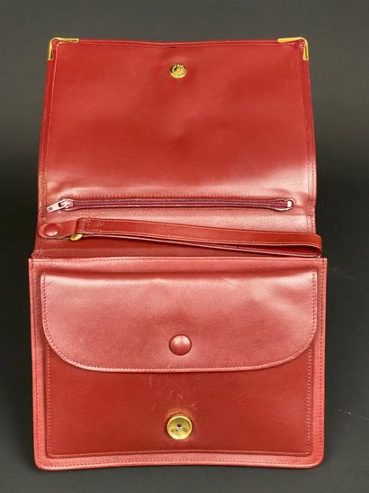 CARTIER Hand clutch bag in burgundy leather
18...