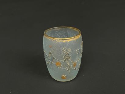 DAUM en verre dégagé à l'acide à décor de...