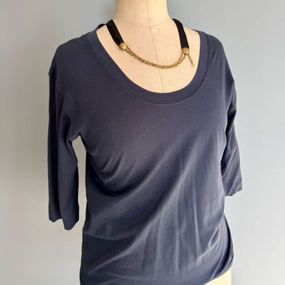 LOUIS VUITTON 
Navy blue T-shirt, 100% cotton,...