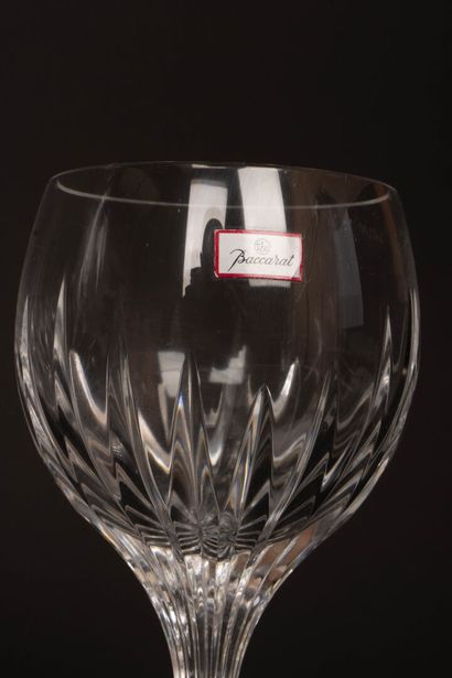BACCARAT Masséna model. 
49 pieces
-Carafe....